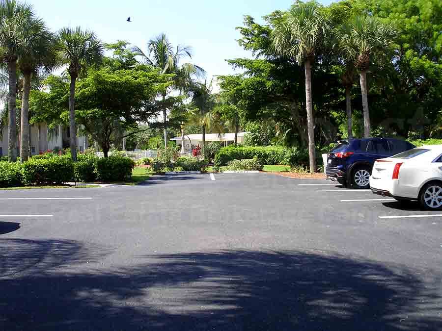 Country Club Of Naples Uncovered Parking